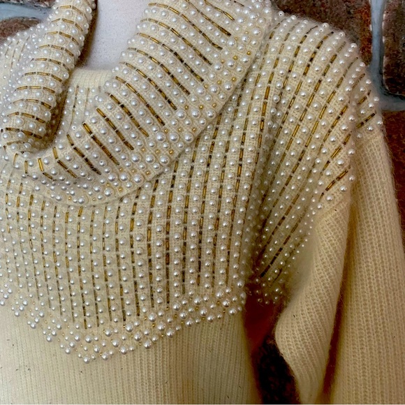 🐑🐇Amazing vintage Spanner Angora and Lambswool beaded sweater. - Picture 2 of 5